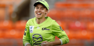 Sydney Thunder: Phoebe Litchfield arrives in the Village with two wins