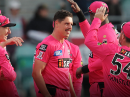 Sydney Sixers: Dwarshius re-signs for 3 years