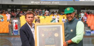 Waqar Younis formally inducted into the PCB Hall of Fame